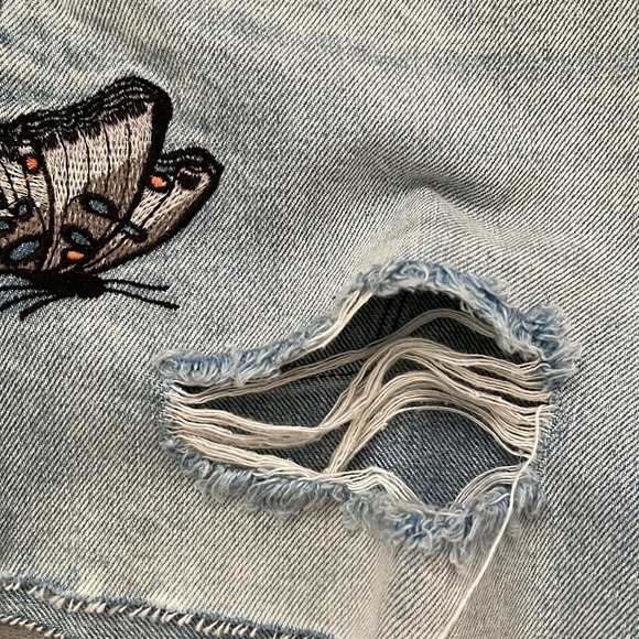 Hudson butterfly Jean shorts - Picture 7 of 7